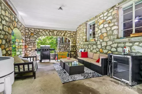 41 Hilton Dr, Brevard, NC 28712 photo 2