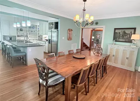Dining - 436 3rd Nw Ave NW, Hickory, NC 28601 photo 3 of 3