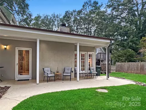 Exterior - 436 3rd Nw Ave NW, Hickory, NC 28601 photo 4 of 5