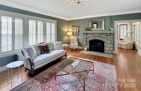 Living - 436 3rd Nw Ave NW, Hickory, NC 28601 photo 1 of 6