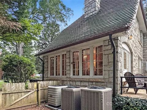 Exterior - 436 3rd Nw Ave NW, Hickory, NC 28601 photo 3 of 5