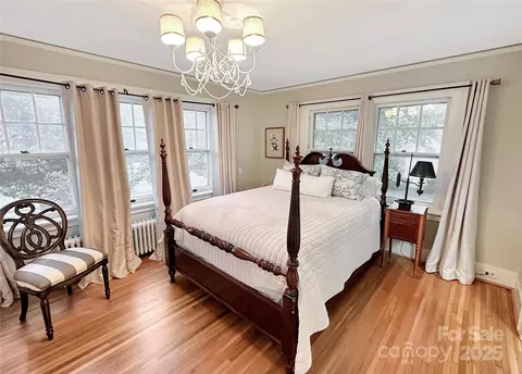Bedroom - 436 3rd Nw Ave NW, Hickory, NC 28601 photo 3 of 5