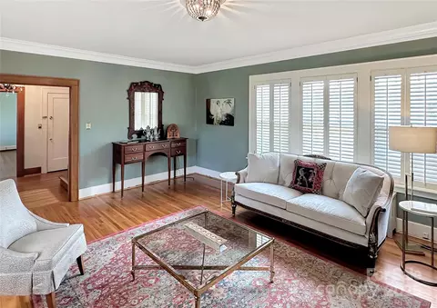 Living - 436 3rd Nw Ave NW, Hickory, NC 28601 photo 4 of 6