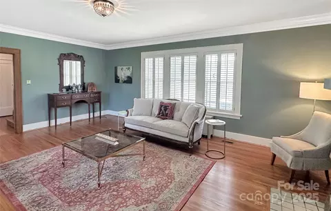 Living - 436 3rd Nw Ave NW, Hickory, NC 28601 photo 3 of 6