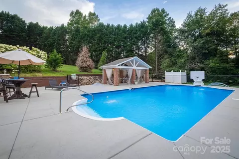 4137 Pinecrest Ne Dr NE, Hickory, NC 28601 photo 13