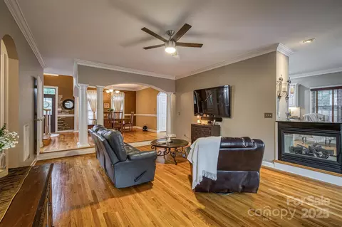 4137 Pinecrest Ne Dr NE, Hickory, NC 28601 photo 23