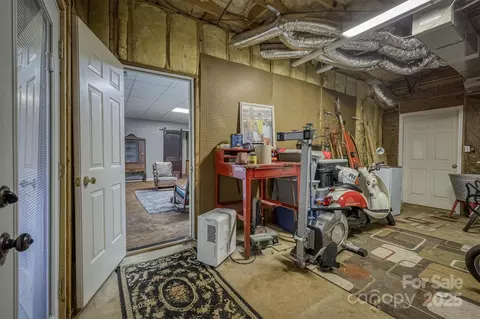4137 Pinecrest Ne Dr NE, Hickory, NC 28601 photo 44
