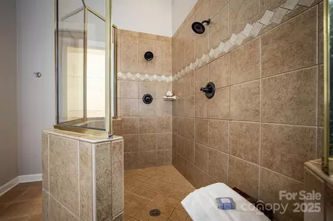 4137 Pinecrest Ne Dr NE, Hickory, NC 28601 photo 31