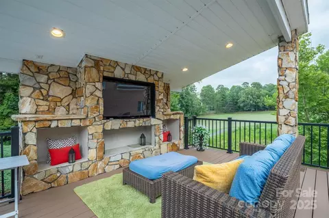 4137 Pinecrest Ne Dr NE, Hickory, NC 28601 photo 12