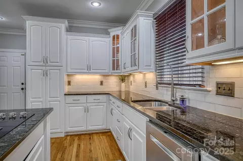 4137 Pinecrest Ne Dr NE, Hickory, NC 28601 photo 26