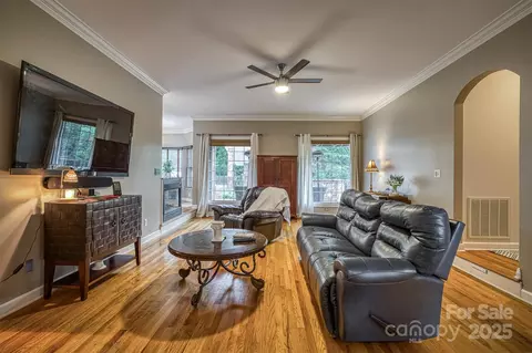 4137 Pinecrest Ne Dr NE, Hickory, NC 28601 photo 21