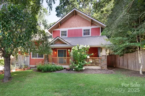 1 Buckingham Ct, Asheville, NC 28803