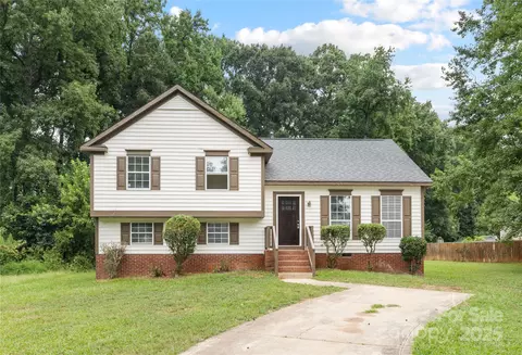 3224 Periwinkle Ct, Charlotte, NC 28269