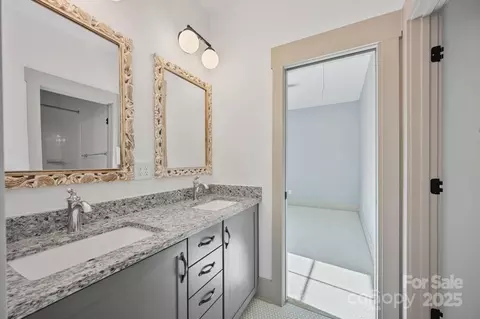Bath - 317 Catawba Ave, Davidson, NC 28036 photo 4 of 5