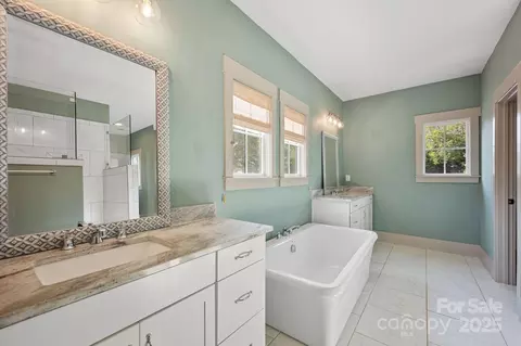 Bath - 317 Catawba Ave, Davidson, NC 28036 photo 1 of 5