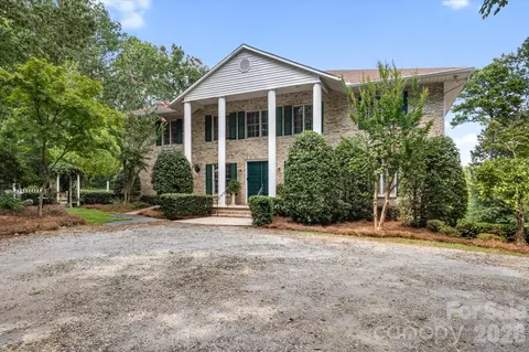 25 Towhee Trl, Tryon, NC 28782
