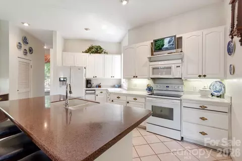 Kitchen - 25 Towhee Trl, Tryon, NC 28782 photo 1 of 4