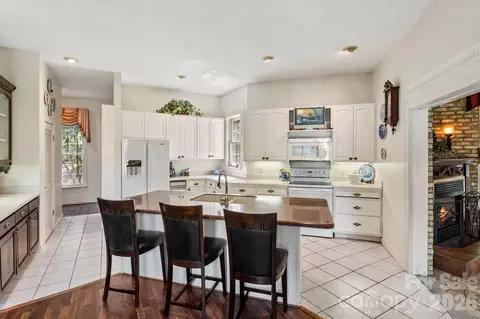 Kitchen - 25 Towhee Trl, Tryon, NC 28782 photo 2 of 4