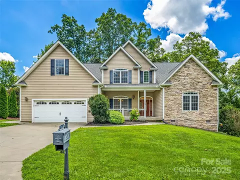 9 Foggy Glen Dr, Arden, NC 28704