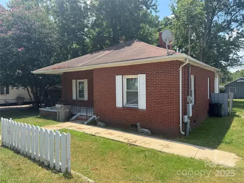 2343 Milton Ave, Gastonia, NC 28052