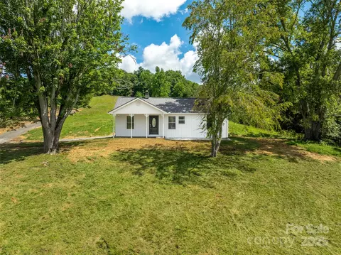 124 Palmer Ford Rd, Weaverville, NC 28787