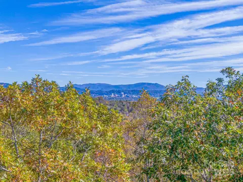 17 Denali Dr, Asheville, NC 28806