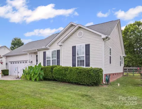 2017 Longhorn Dr, Dallas, NC 28034