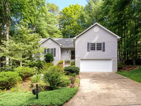41 Autumn Glen Ct, Brevard, NC 28712