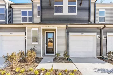 6009 Longar Ln, Charlotte, NC 28269