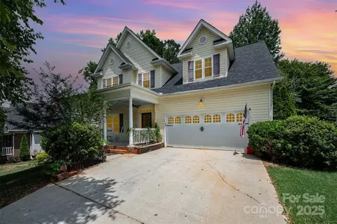 4042 River Falls Dr, Lowell, NC 28098