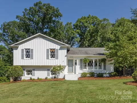 6720 Brookmeade Dr, Charlotte, NC 28226