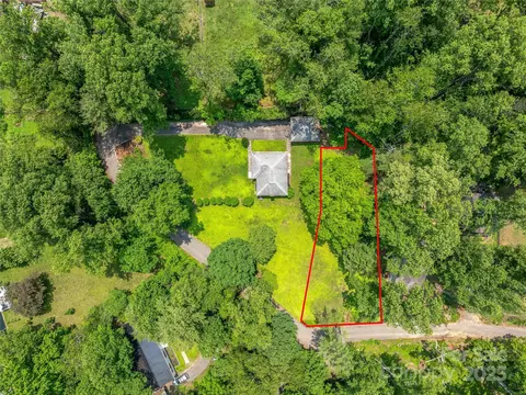 99999 W Skyland 2 Cir #2, Asheville, NC 28804