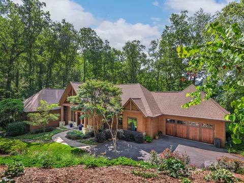77 Camp Allis Rd, Asheville, NC 28805