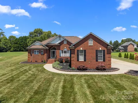 6006 Leeds Ct, Monroe, NC 28110