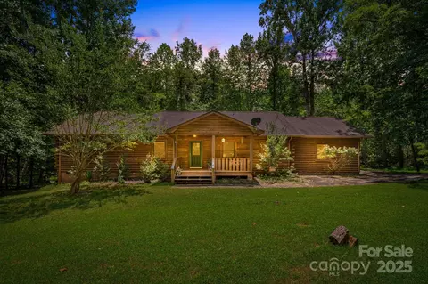 135 Logan Ct, Lake Lure, NC 28746