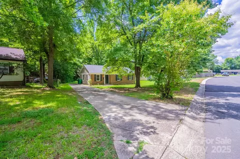 6622 Water Mill Ct, Charlotte, NC 28215