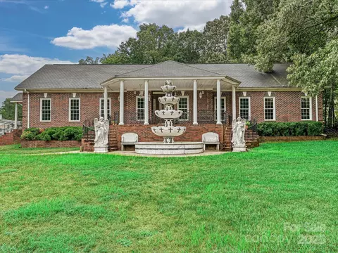4900 Rocky River Rd, Charlotte, NC 28215