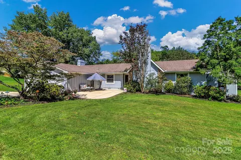 5 Fairway Dr, Arden, NC 28704