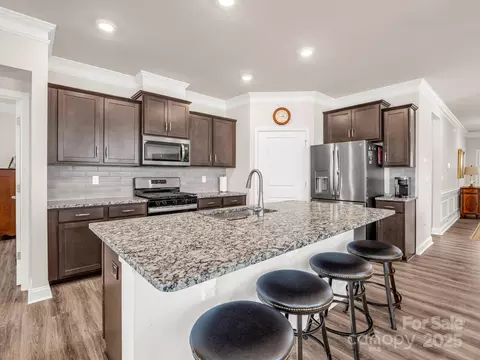 134 Fox Cove Rd, Hendersonville, NC 28792