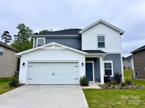 1421 Windy Park Dr, Stanley, NC 28164