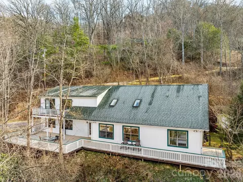 53 Hackberry Ln, Waynesville, NC 28785