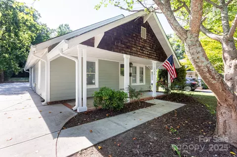 1726 Medford Dr, Charlotte, NC 28205