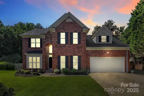 8808 Orchid Pl, Charlotte, NC 28277