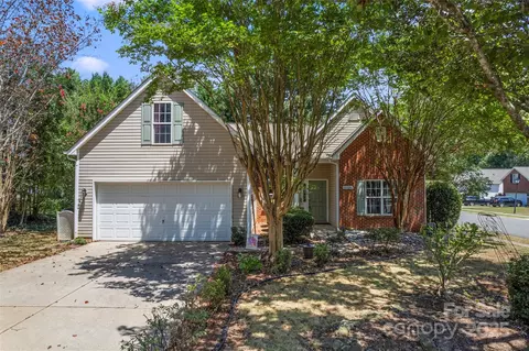 13306 Flowing Brook Ct, Charlotte, NC 28273
