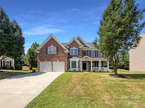 1915 Birchbrook Ct, Harrisburg, NC 28075
