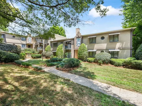 229 N Dotger E16 Ave #E16, Charlotte, NC 28207
