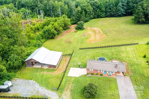 1870 Guildwood Se Pl SE, Hudson, NC 28638