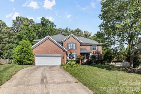 12508 Stirling Trace Ct, Charlotte, NC 28277