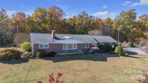 1103 Sam Hefner Rd, Taylorsville, NC 28681
