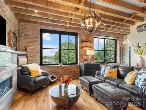 5 Town 204 Sq #204, Burnsville, NC 28714
